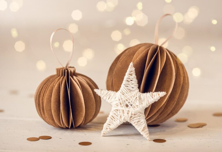 Personalized Christmas Tree Ornaments Feature - paper balls and string star